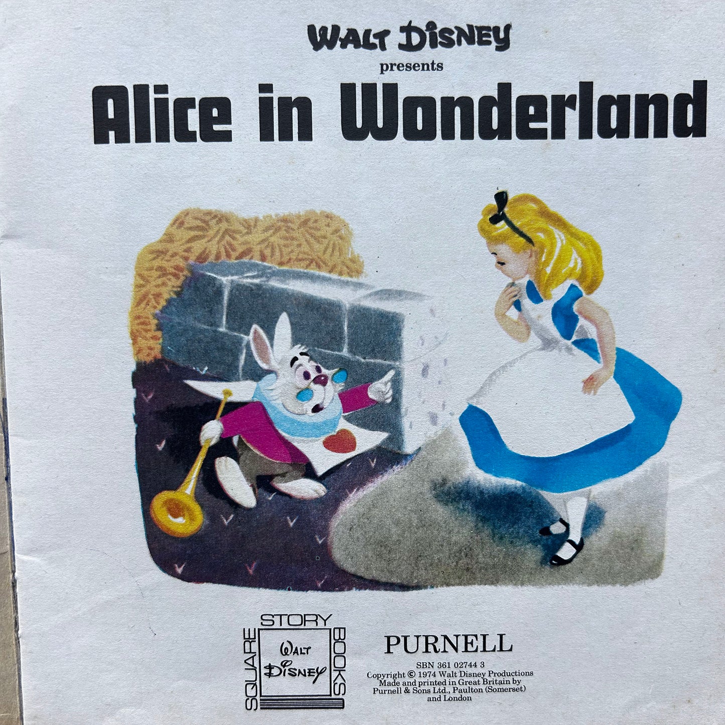 Alice in Wonderland - Vintage Walt Disney 1974 (Preloved)