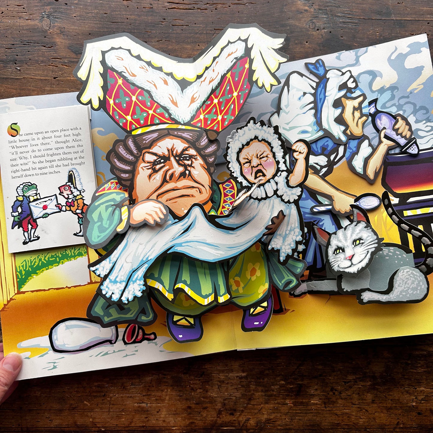Alice's Adventures in Wonderland - Pop-up Adaptation by Robert Sabuda 2003 (Preloved)