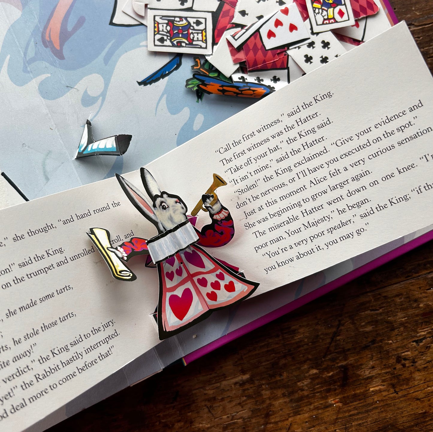 Alice's Adventures in Wonderland - Pop-up Adaptation by Robert Sabuda 2003 (Preloved)