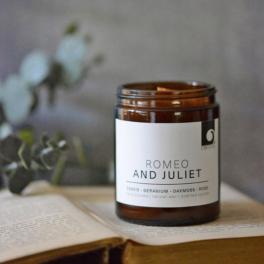 Book Candle - Shakespeare - Romeo and Juliet
