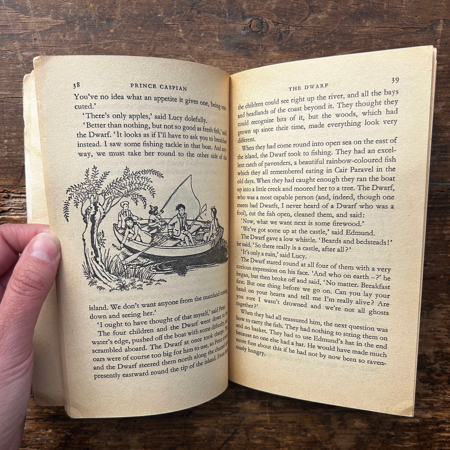 Prince Caspian - C. S. Lewis - Vintage Puffin - 1969 (Preloved)