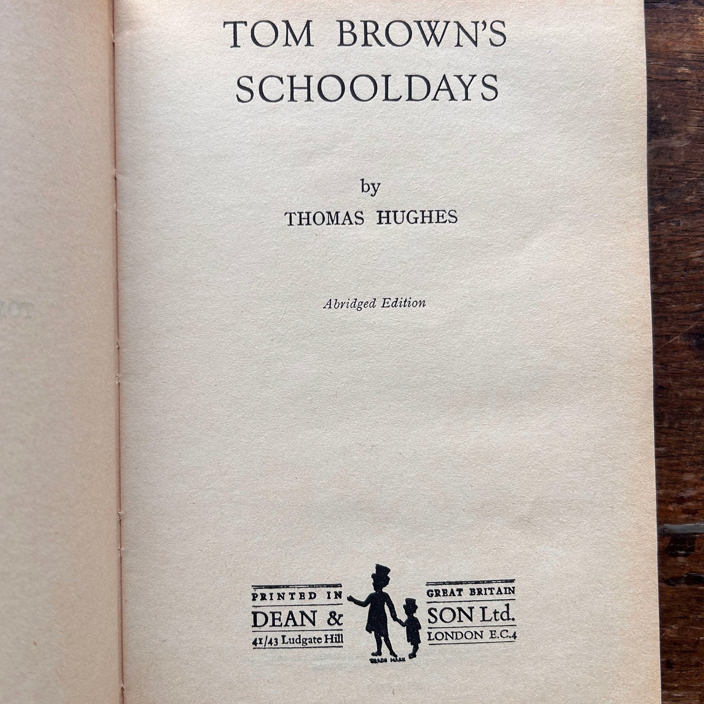 Tom Brown's Schooldays - Thomas Hughes - Vintage (Preloved)